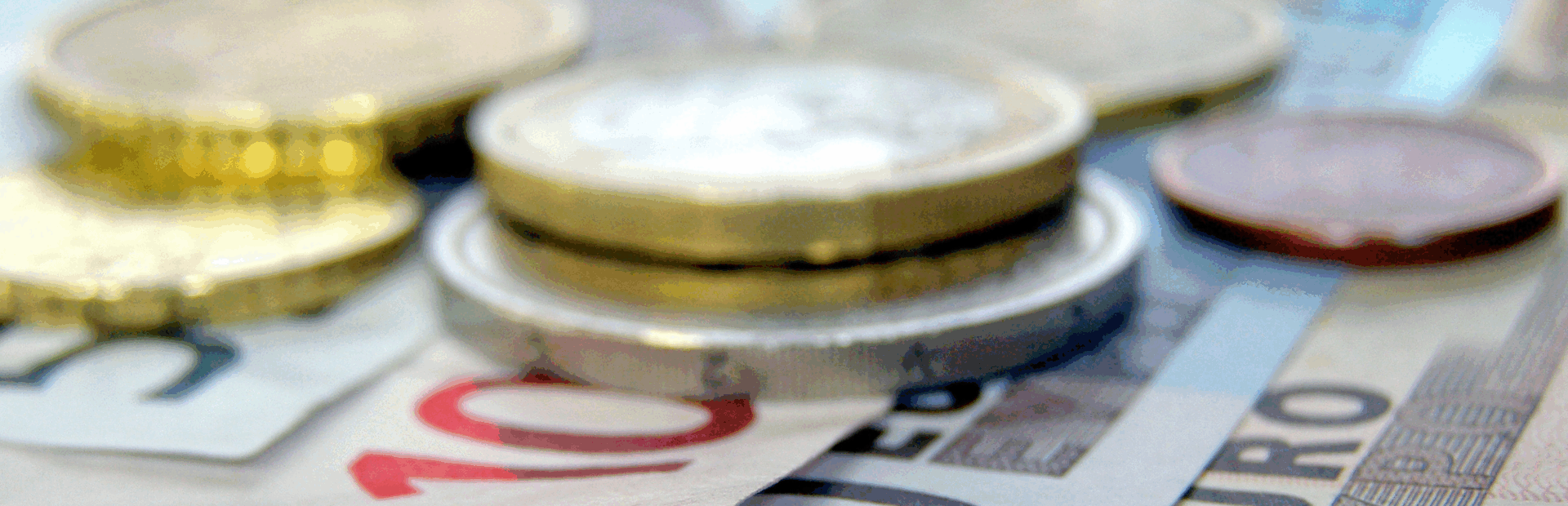 Pinigai, eurai, banknotai, monetos